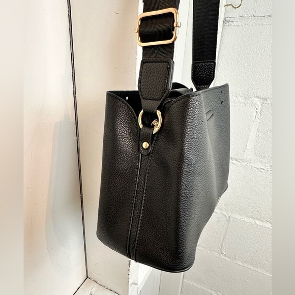 NEW Vegan Pebble Leather Mini Bucket Crossbody Like Dreams Multi Use Thick Strap - Picture 4 of 12